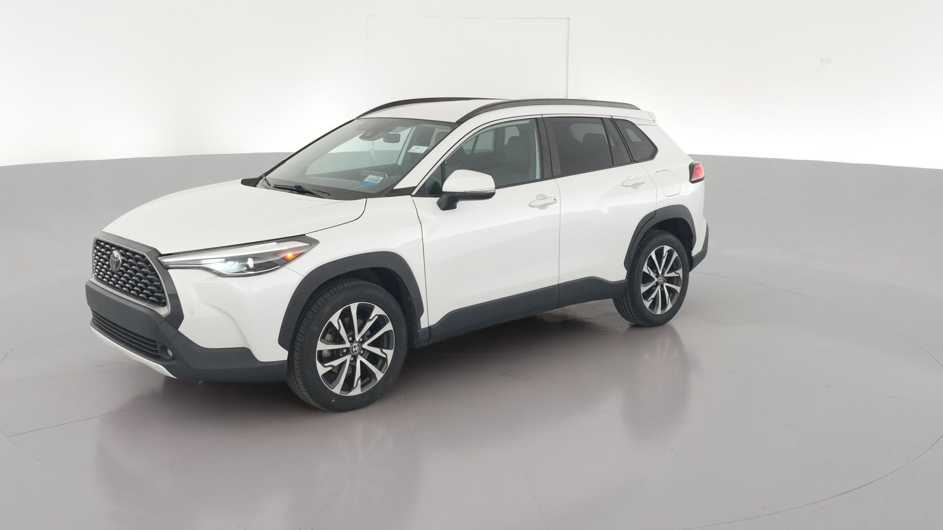 2022 Toyota Corolla Cross vehicle photo