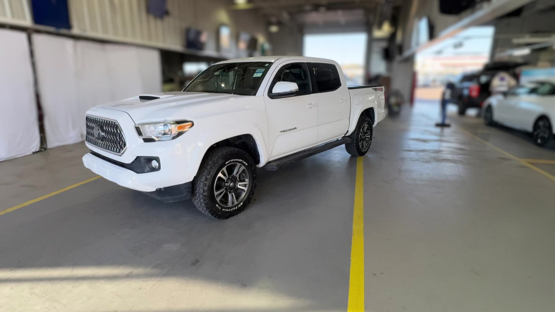 2018 Toyota Tacoma Double Cab vehicle photo
