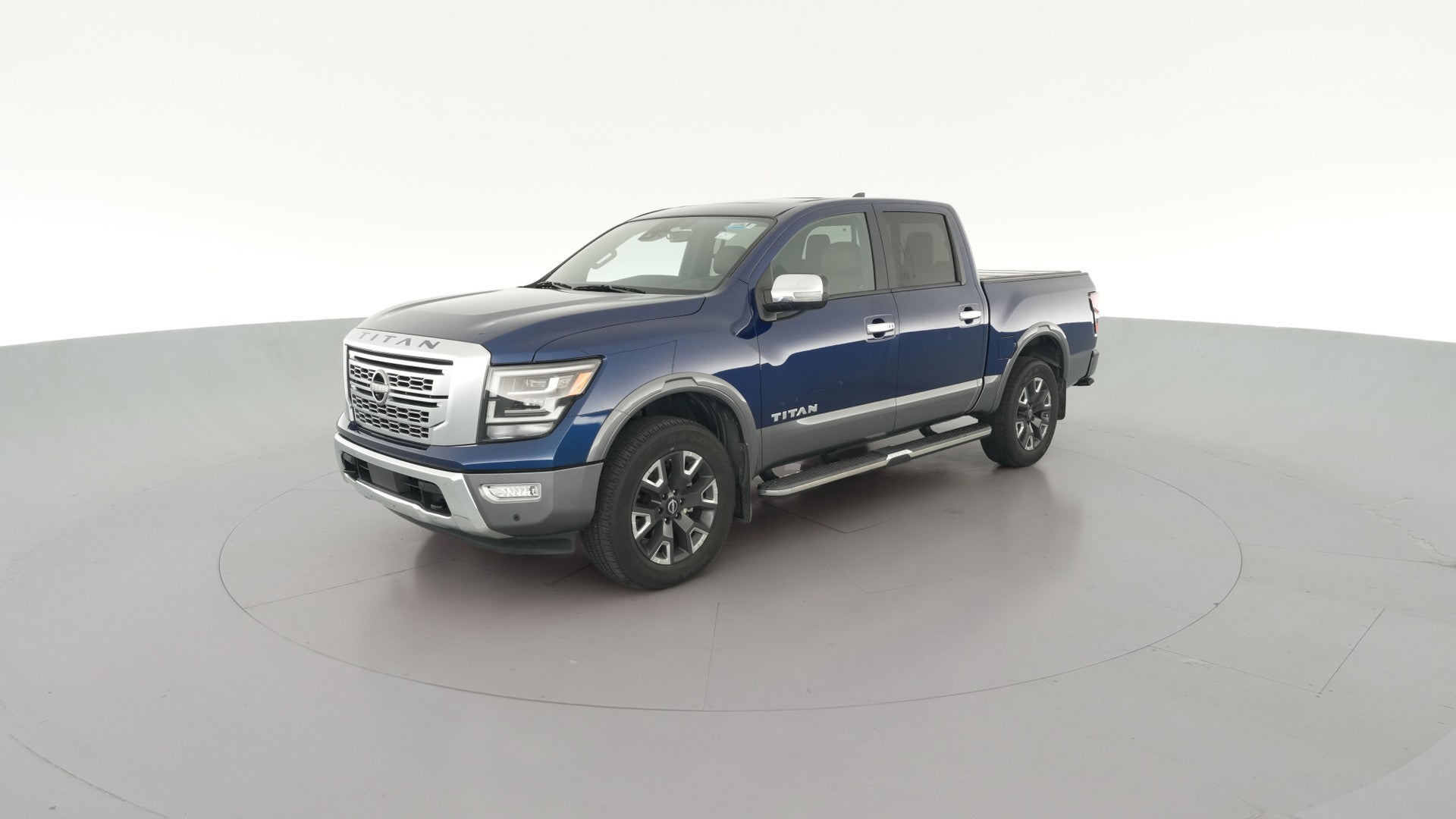 2024 Nissan Titan Crew Cab vehicle photo