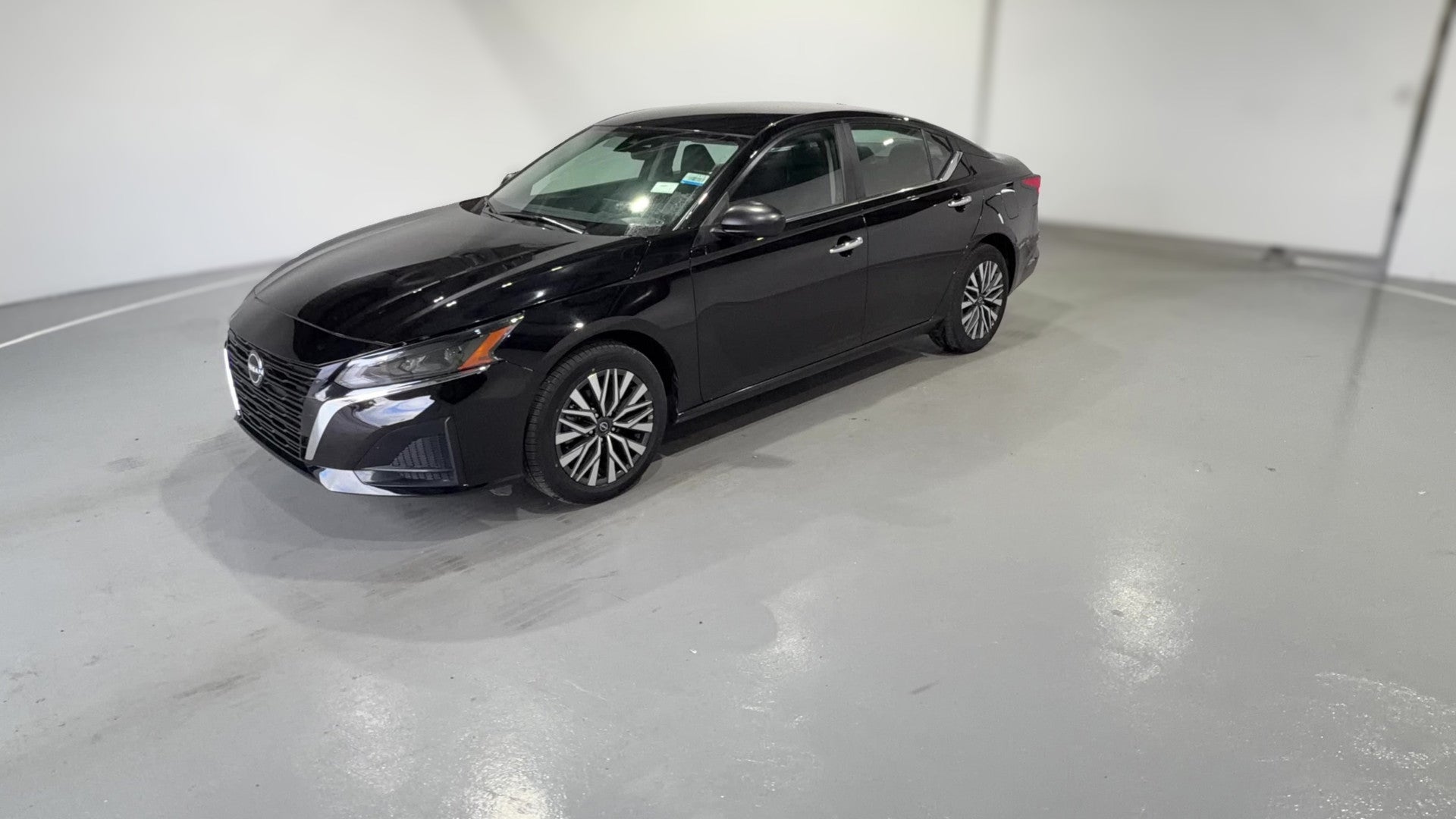 2024 Nissan Altima vehicle photo
