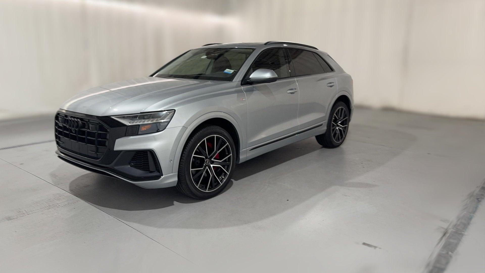 2023 Audi Q8 vehicle photo
