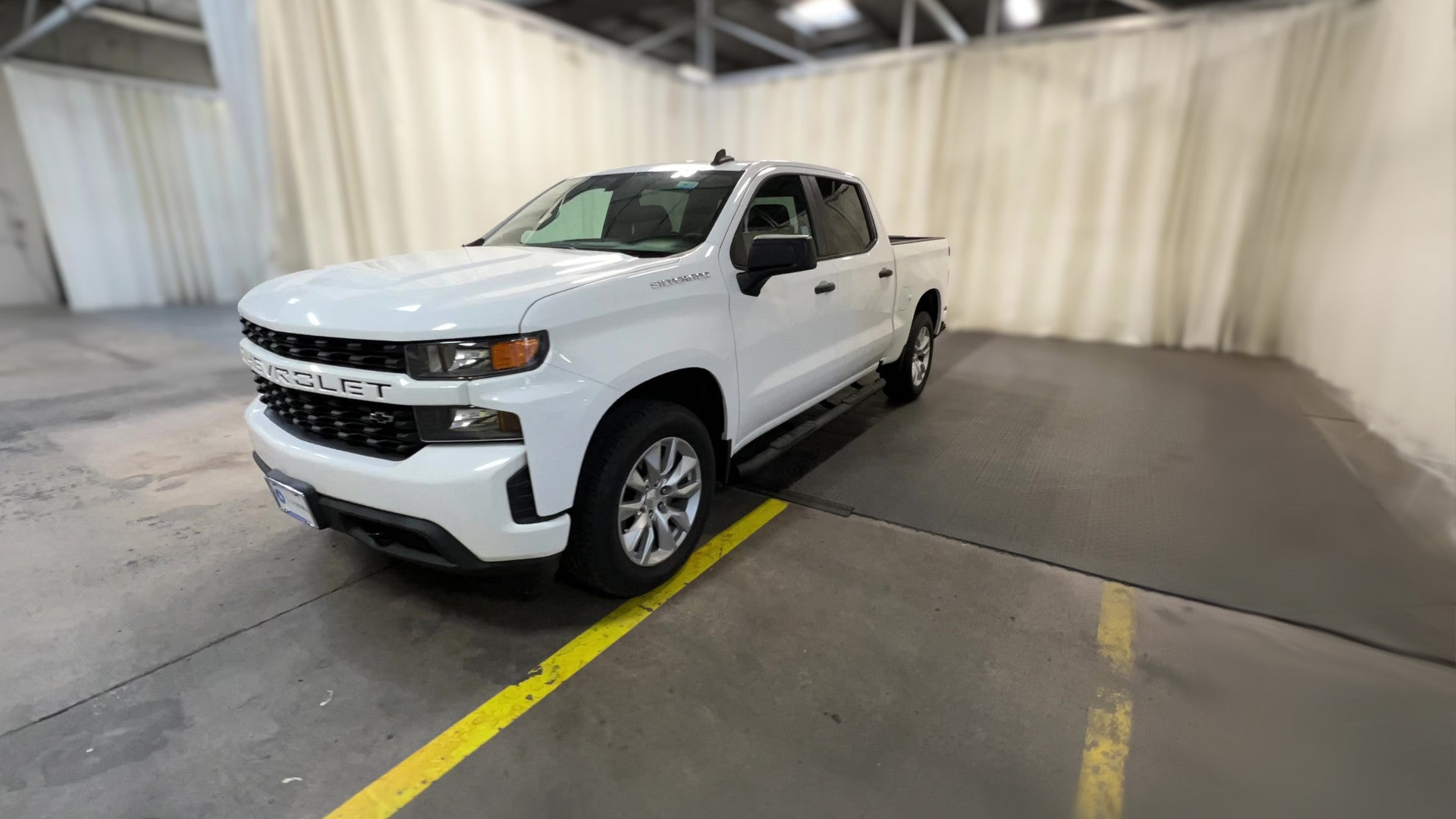 2020 Chevrolet Silverado 1500 Crew Cab vehicle photo