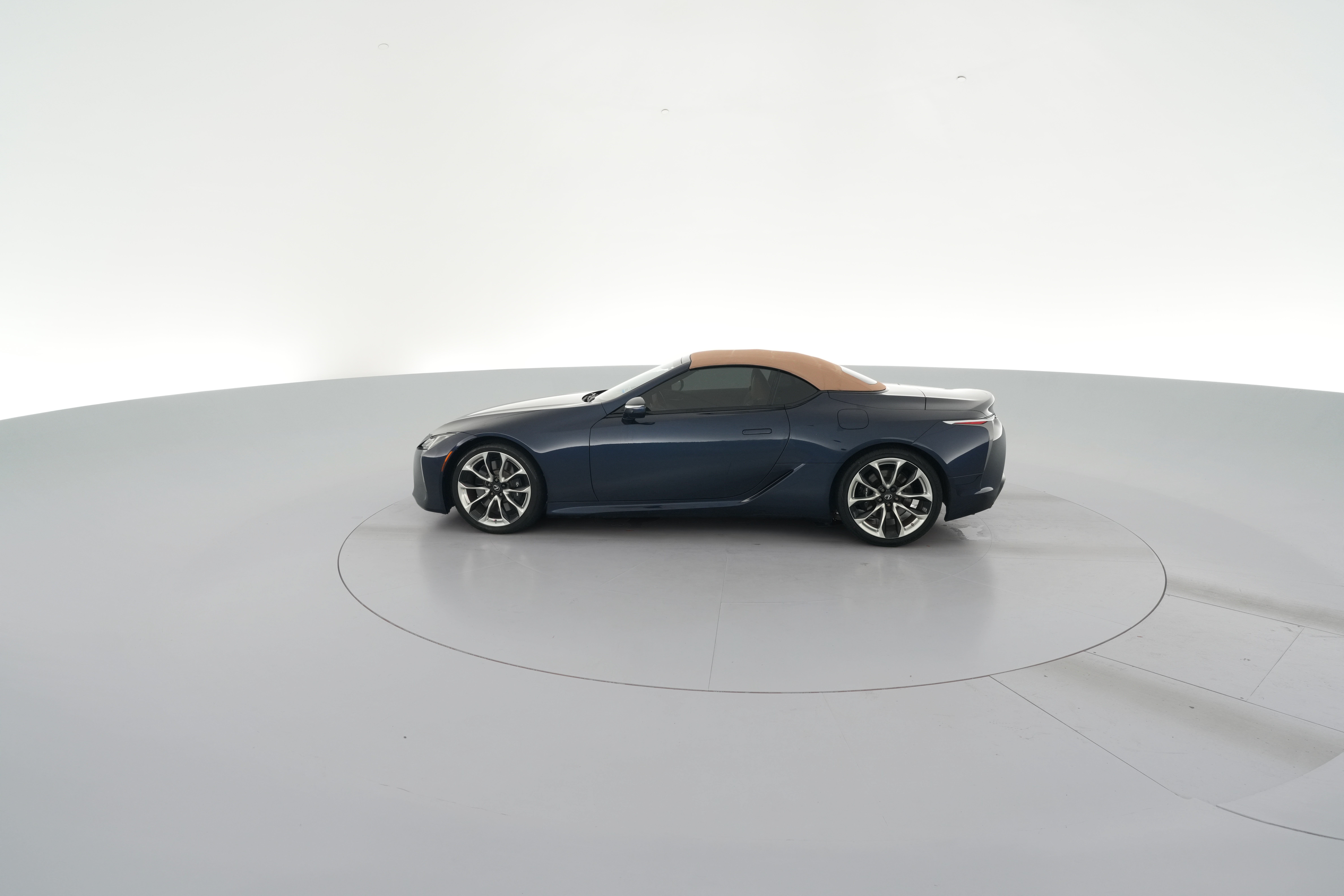 2021 Lexus LC 500 - Photo 25