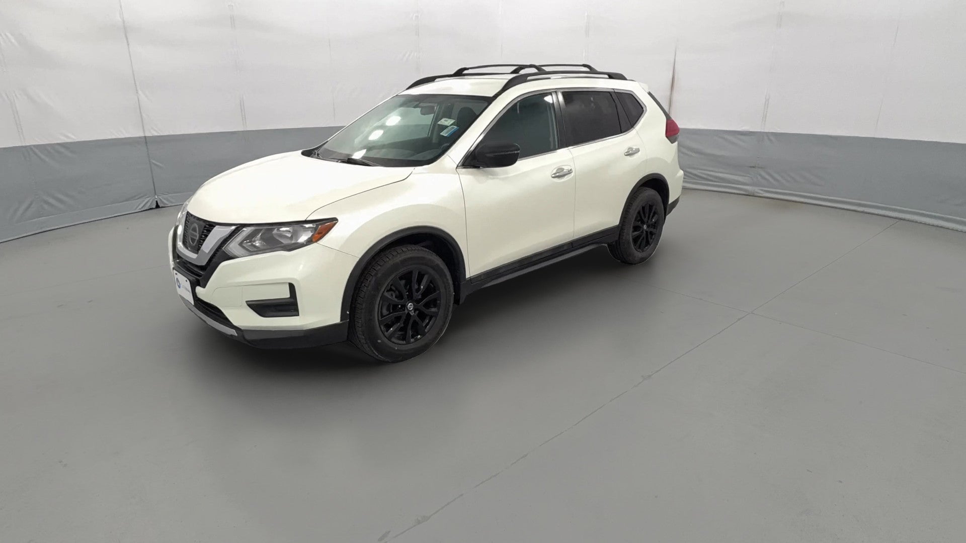 2017 Nissan Rogue vehicle photo