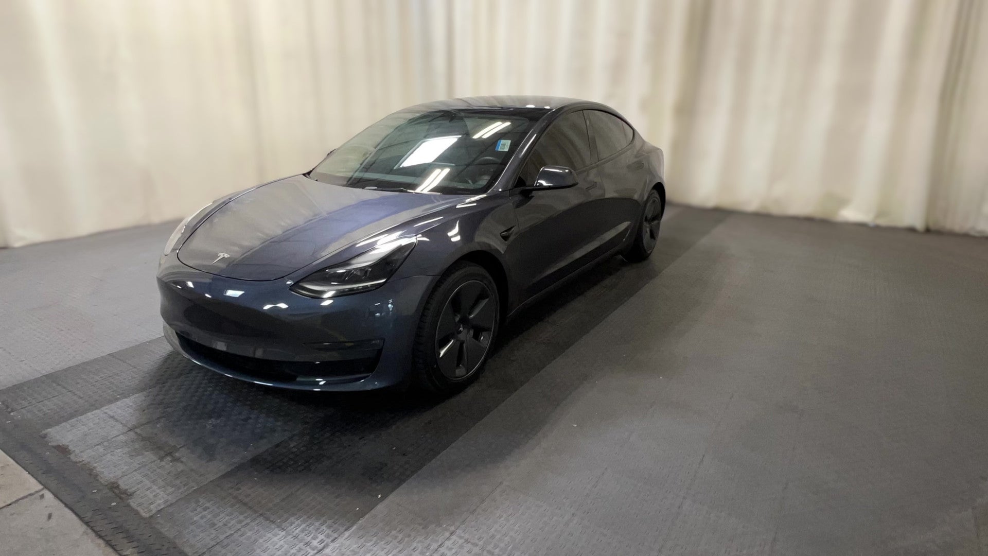 2022 Tesla Model 3 vehicle photo