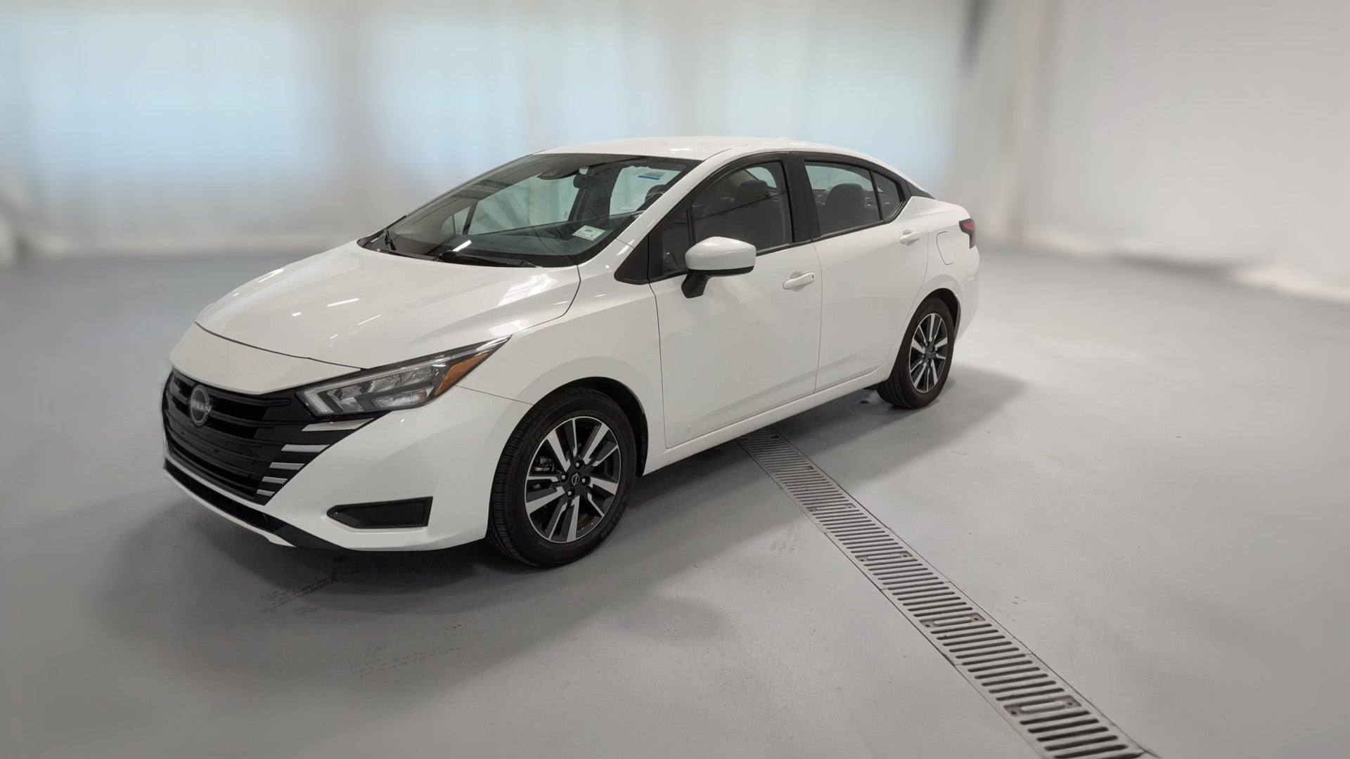 2025 Nissan Versa vehicle photo