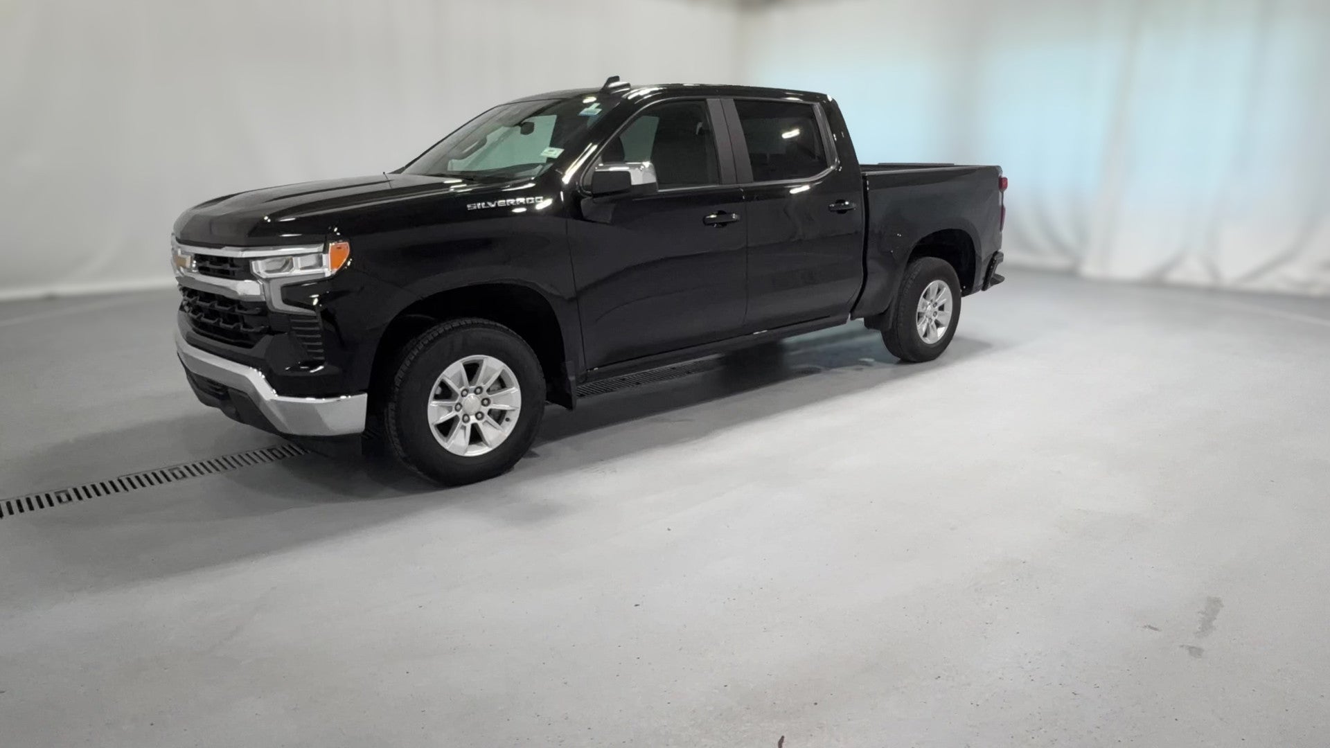 2025 Chevrolet Silverado 1500 Crew Cab vehicle photo