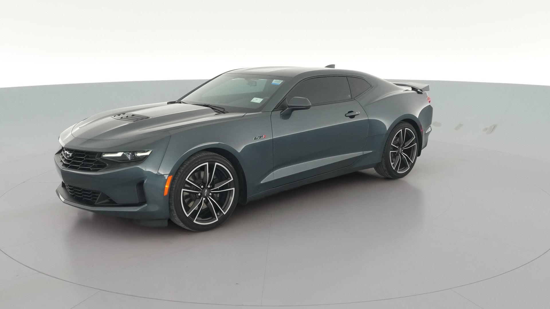 2021 Chevrolet Camaro vehicle photo