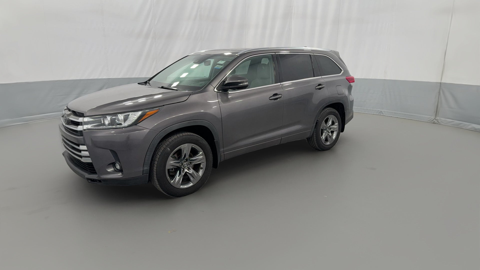 2019 Toyota Highlander vehicle photo