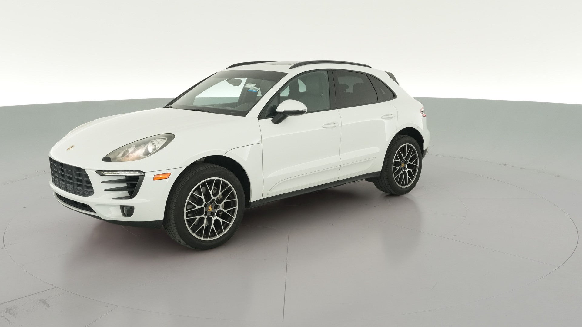 2016 Porsche Macan vehicle photo