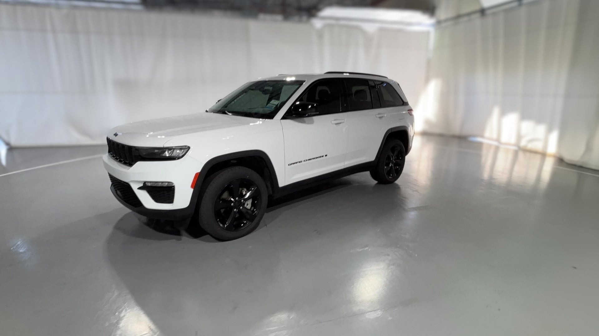 2023 Jeep Grand Cherokee vehicle photo