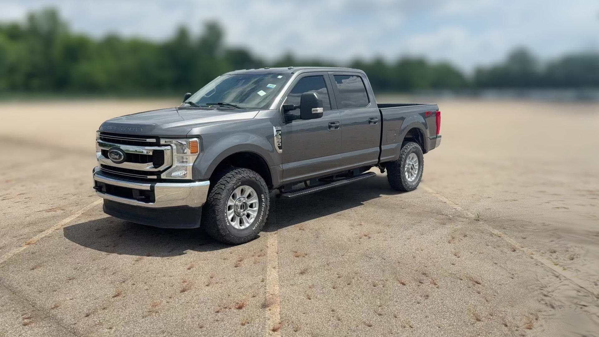 2022 Ford F350 Super Duty Crew Cab vehicle photo