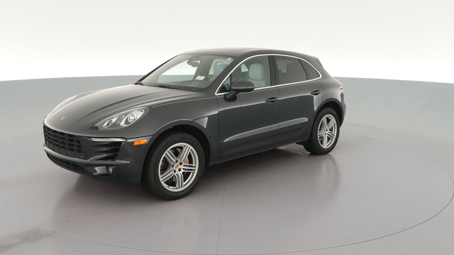 2018 Porsche Macan vehicle photo