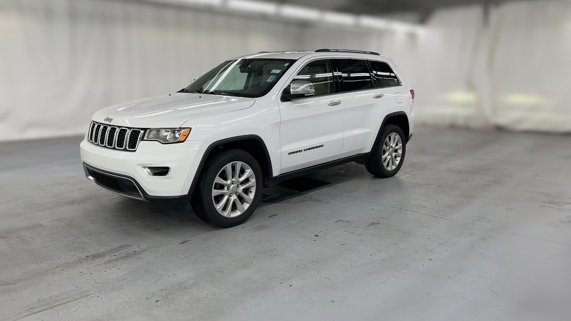 2017 Jeep Grand Cherokee vehicle photo