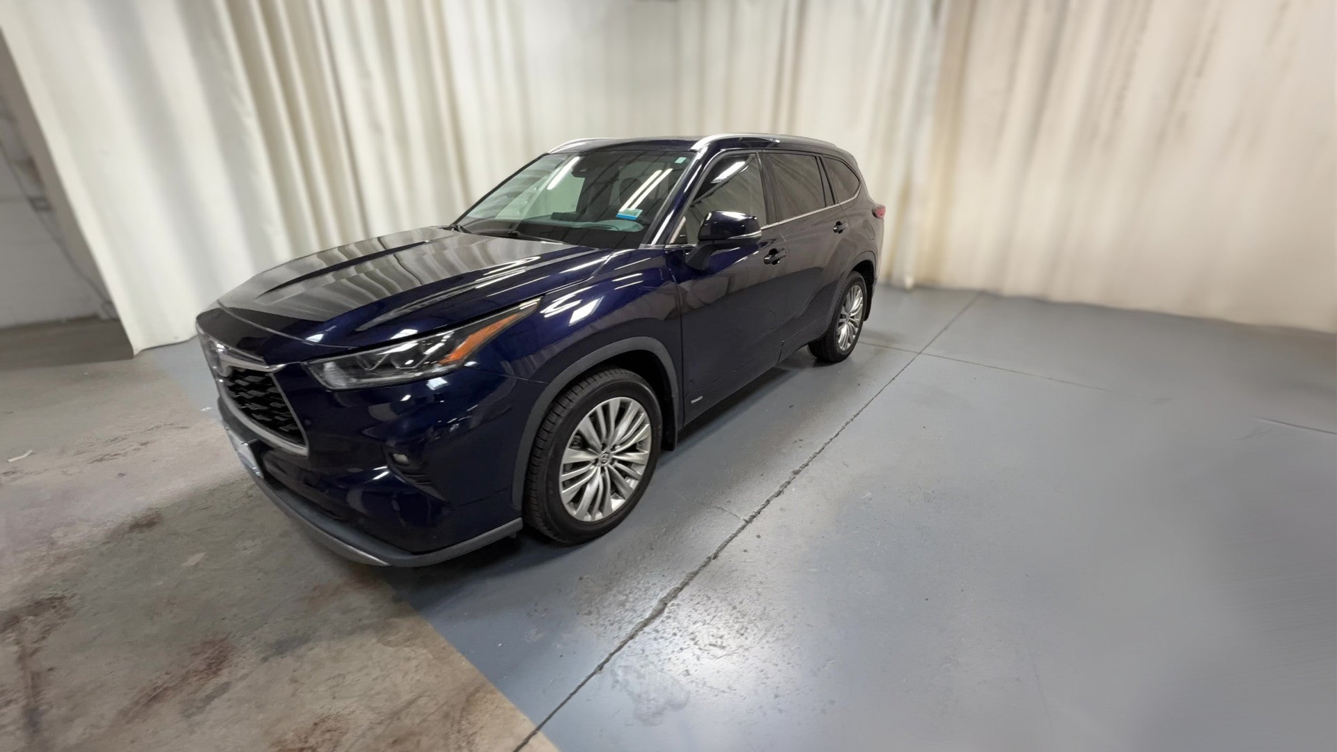 2022 Toyota Highlander Hybrid vehicle photo