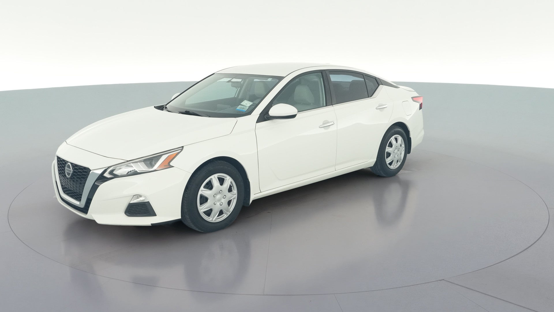 2019 Nissan Altima vehicle photo