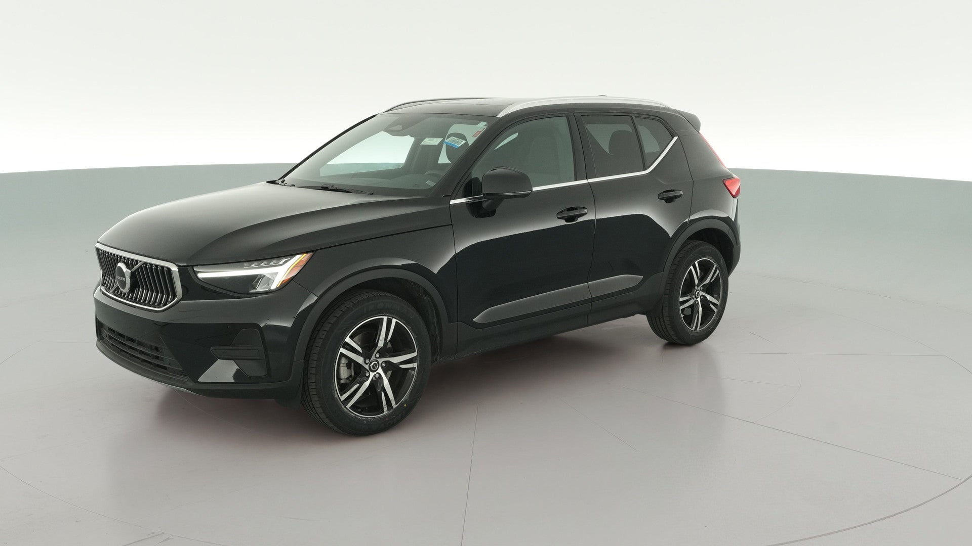 2025 Volvo XC40 vehicle photo
