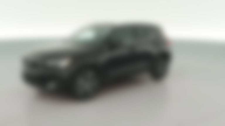 2025 Volvo XC40 vehicle photo