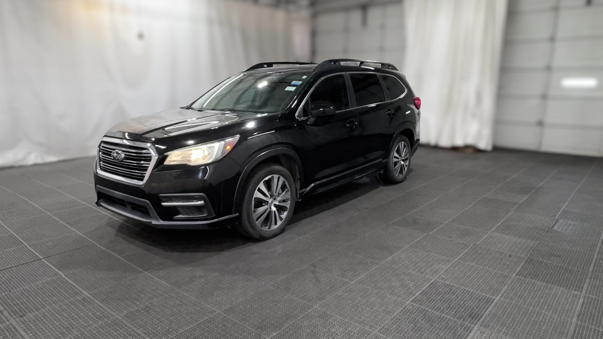 2019 Subaru Ascent vehicle photo
