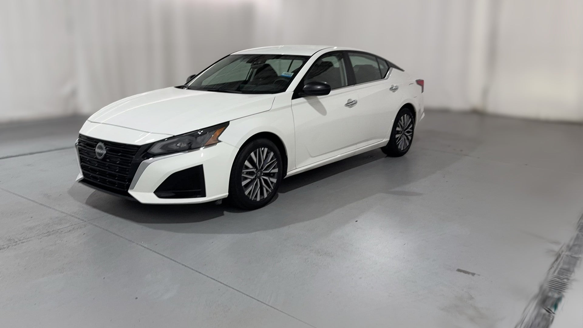 2025 Nissan Altima vehicle photo