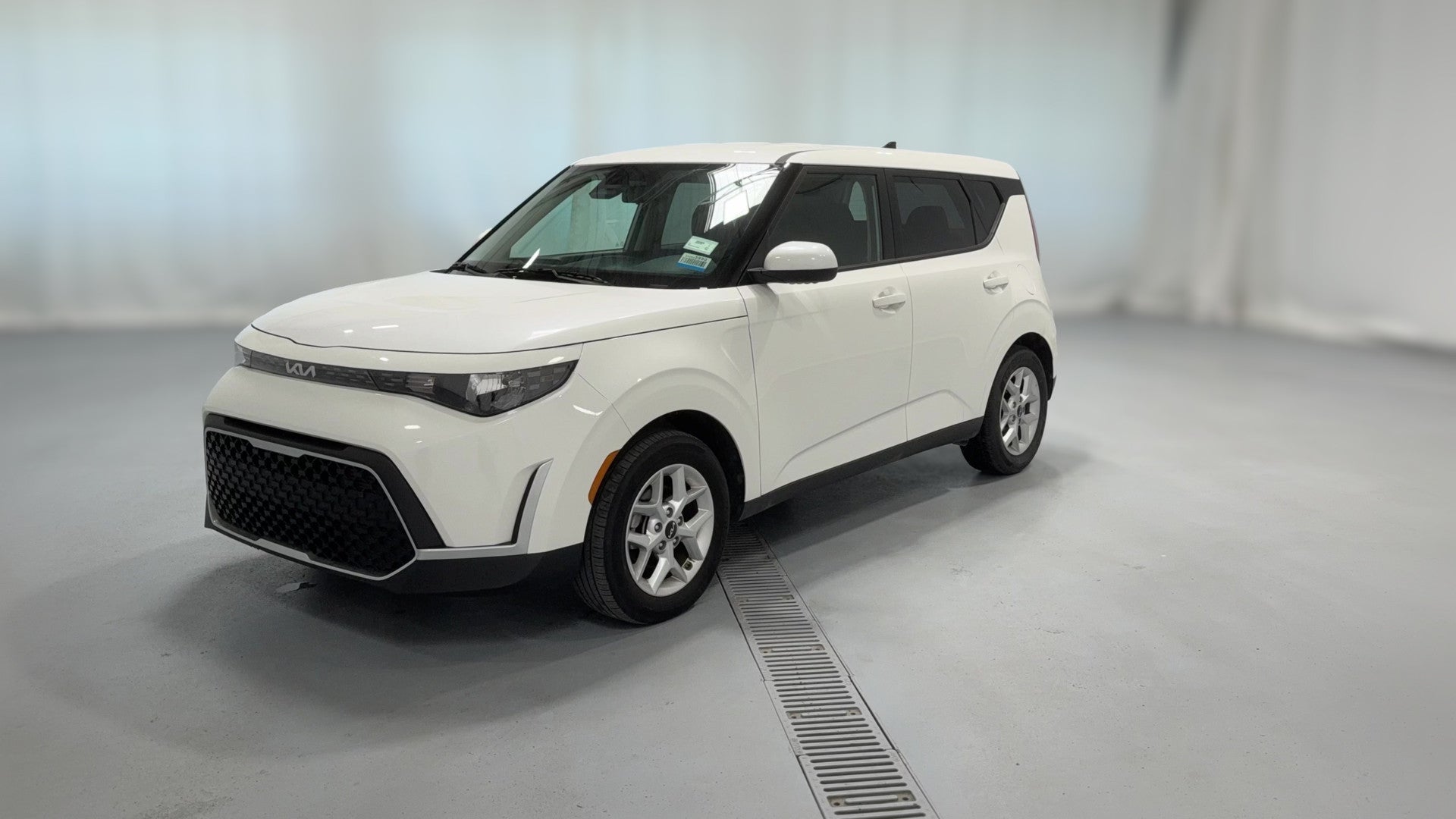 2025 Kia Soul vehicle photo