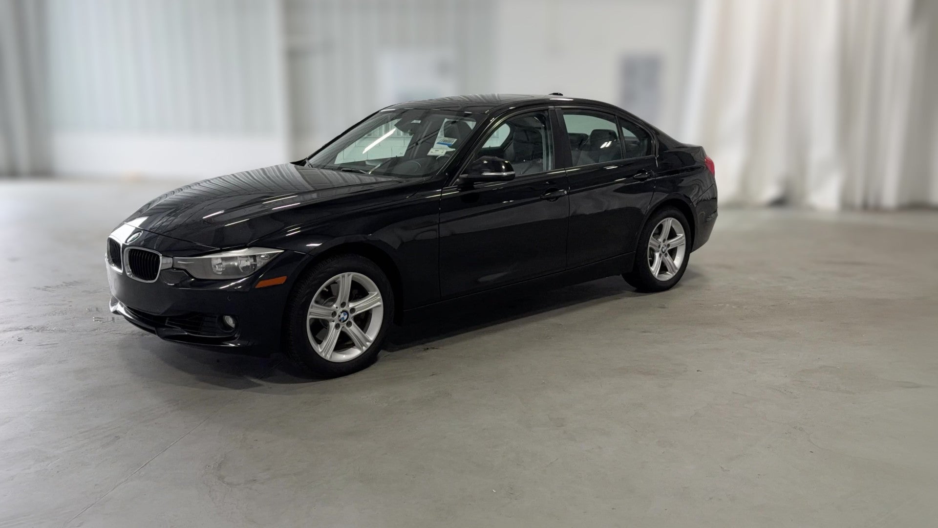 2014 BMW 3 Series vehicle photo