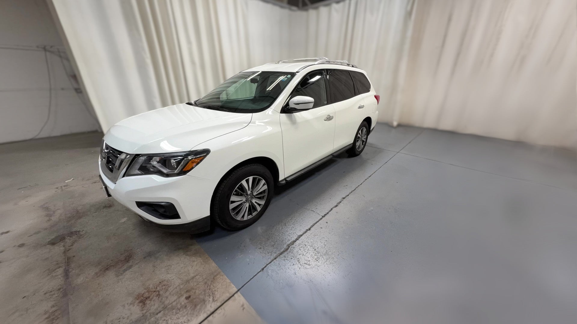 2019 Nissan Pathfinder vehicle photo
