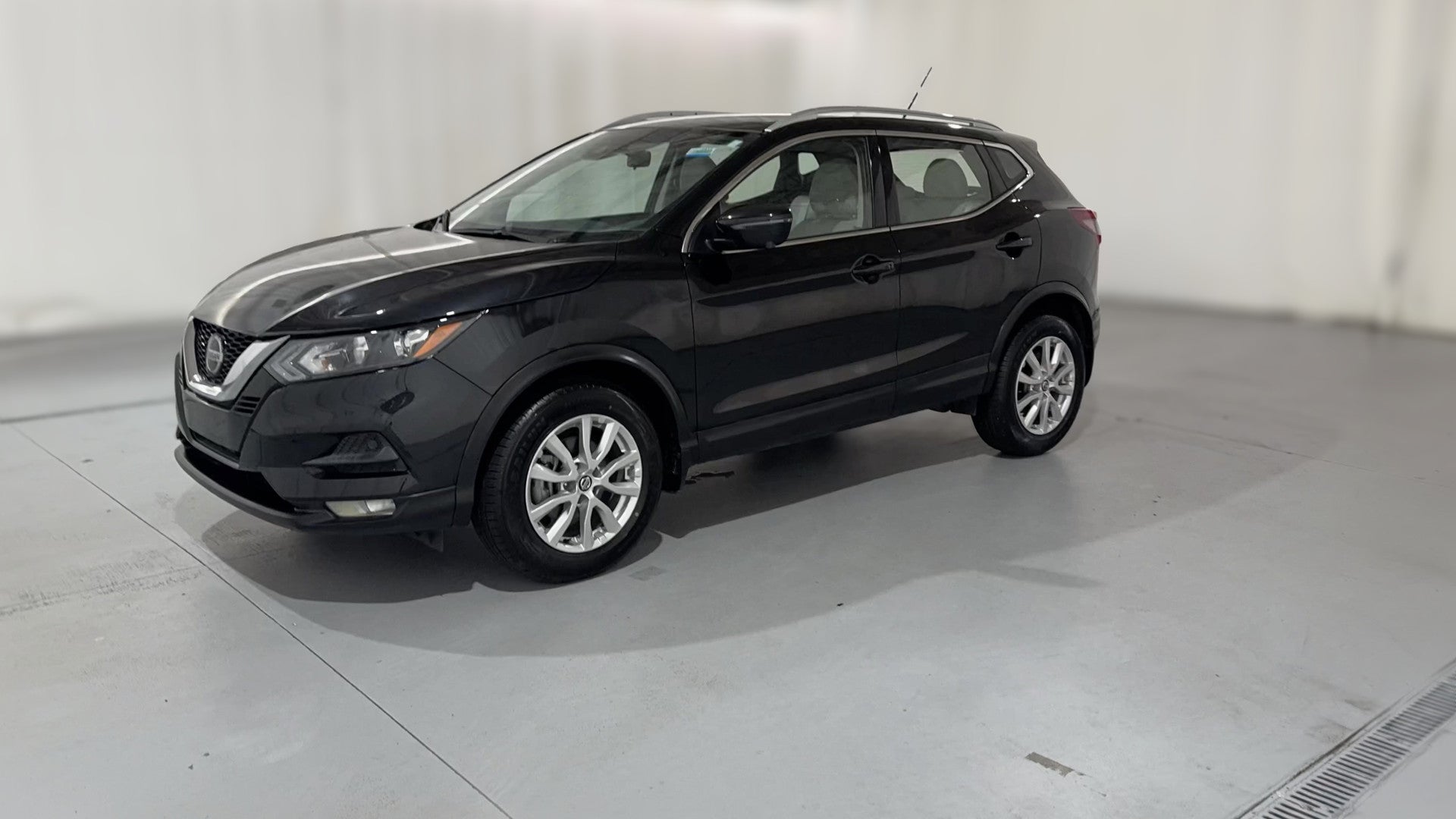 2021 Nissan Rogue Sport vehicle photo