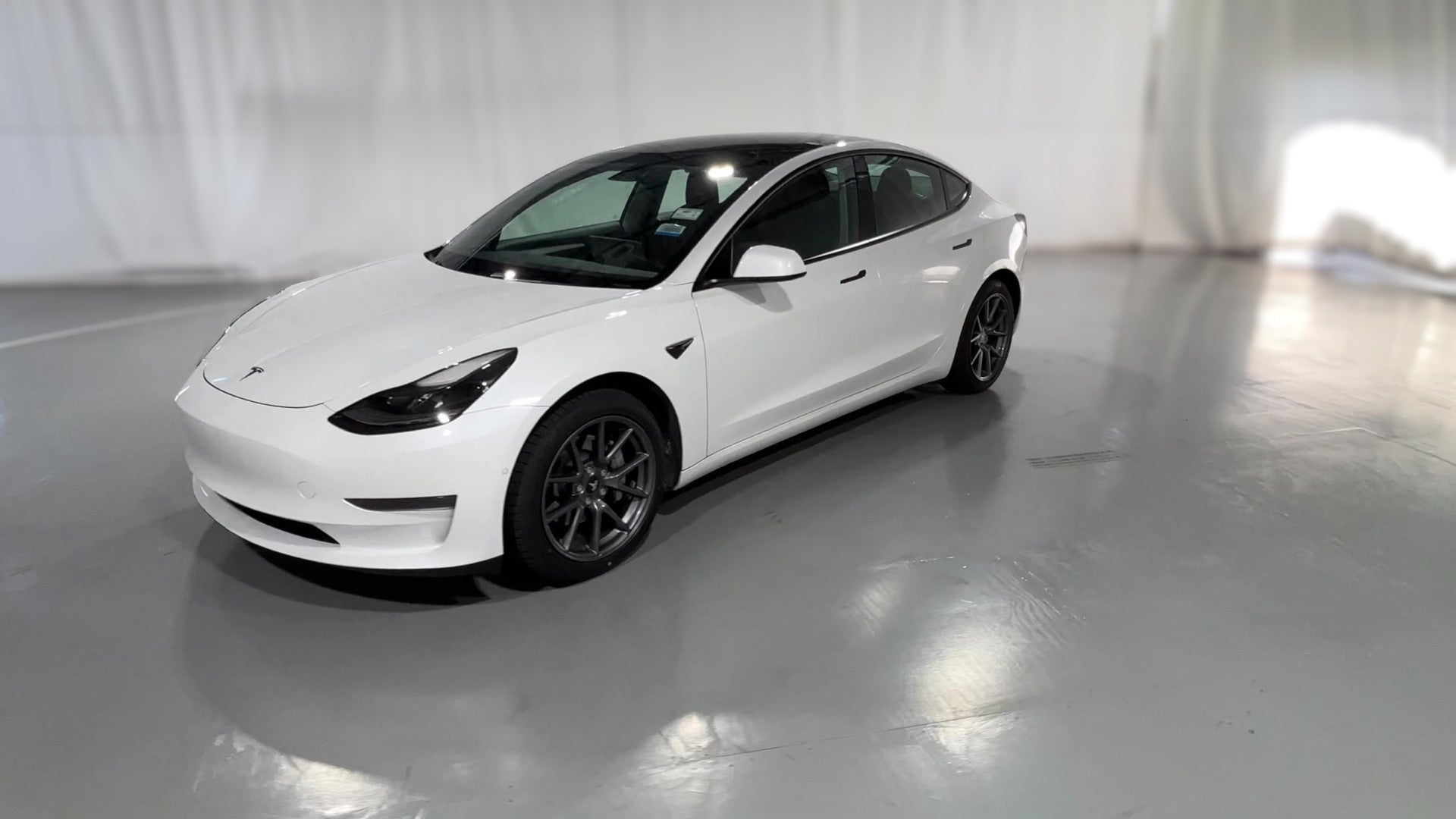 2021 Tesla Model 3 vehicle photo