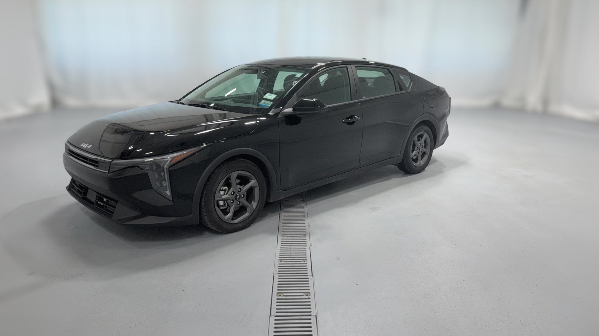 2025 Kia K4 vehicle photo