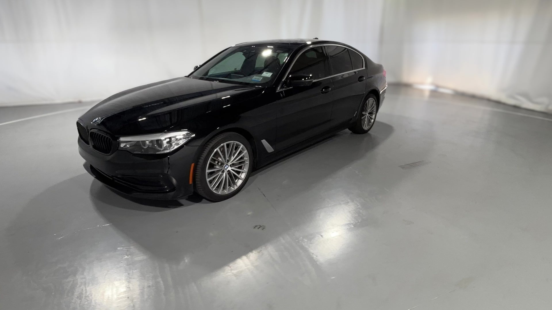 2020 BMW 5 Series vehicle photo