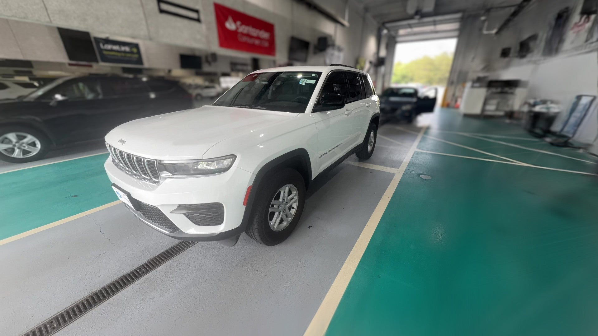 2023 Jeep Grand Cherokee vehicle photo
