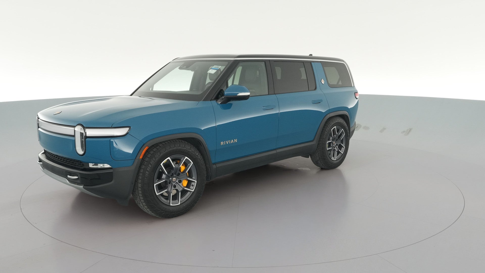 2023 Rivian R1S vehicle photo