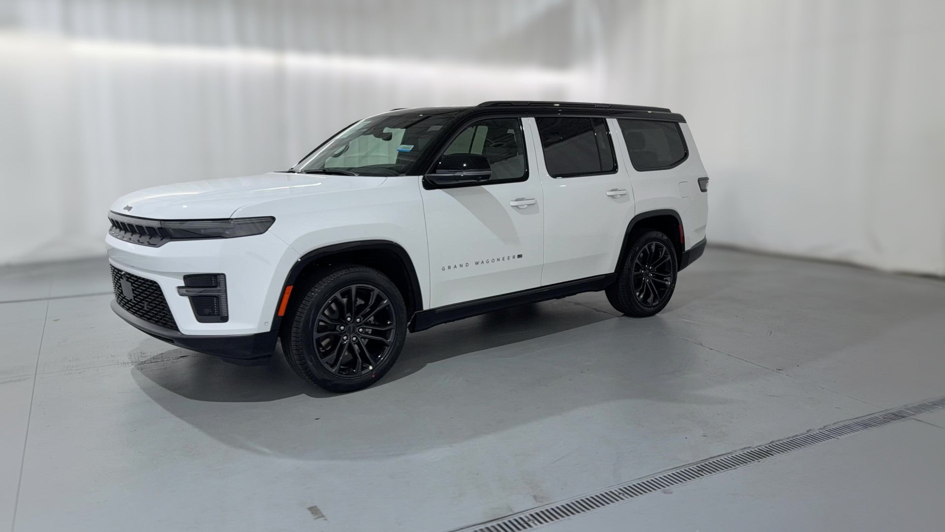 2026 Jeep Grand Wagoneer vehicle photo