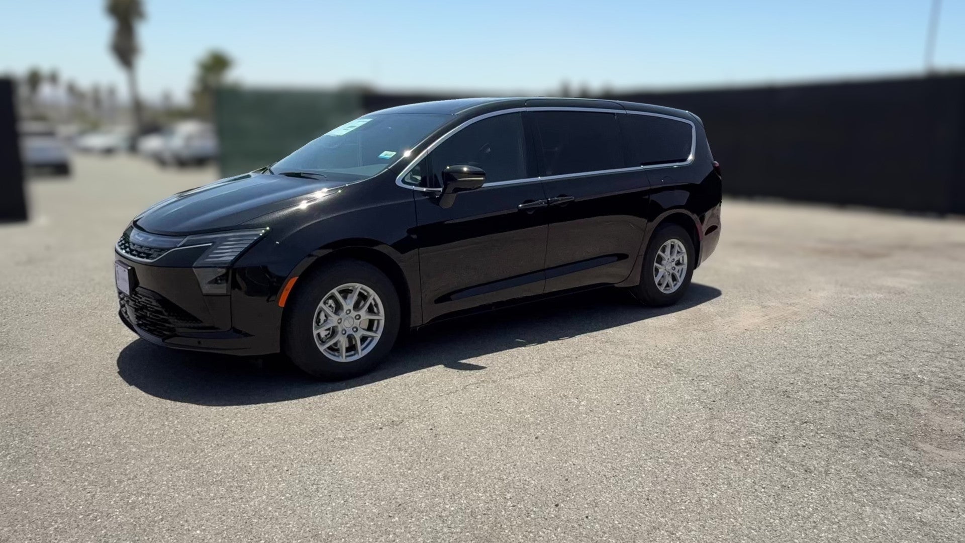 2027 Chrysler Pacifica vehicle photo