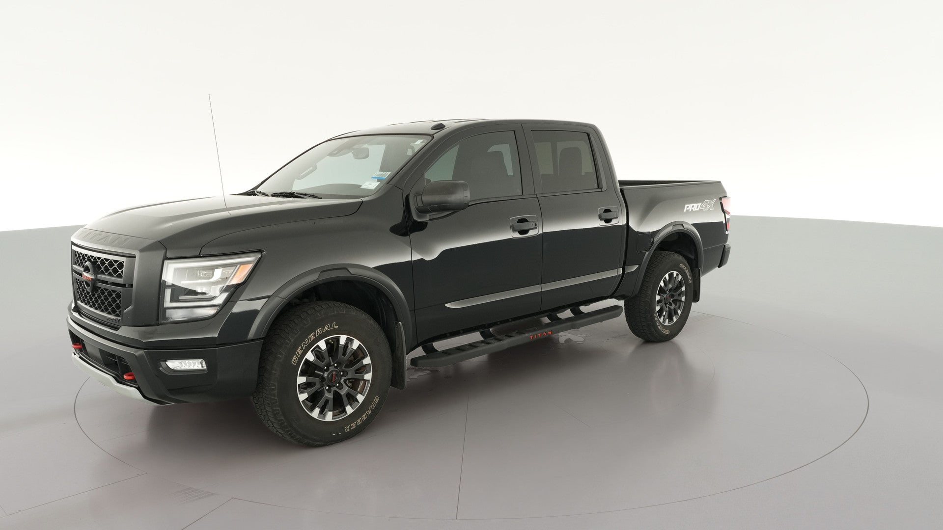 2021 Nissan Titan Crew Cab vehicle photo