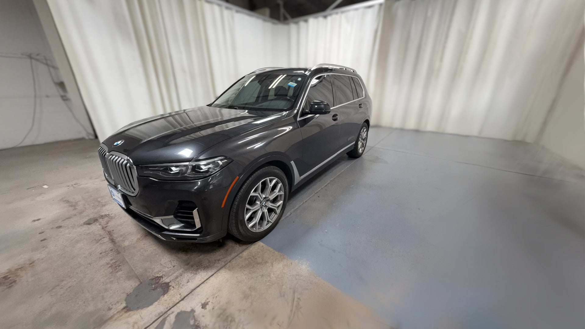 2021 BMW X7 vehicle photo