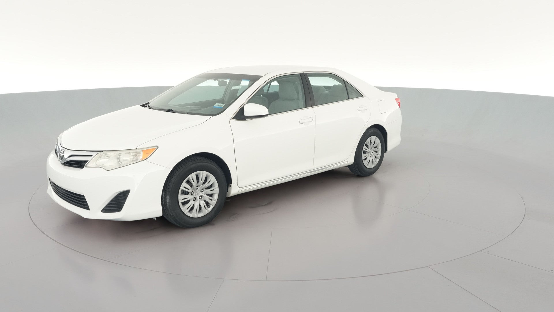 2013 Toyota Camry vehicle photo