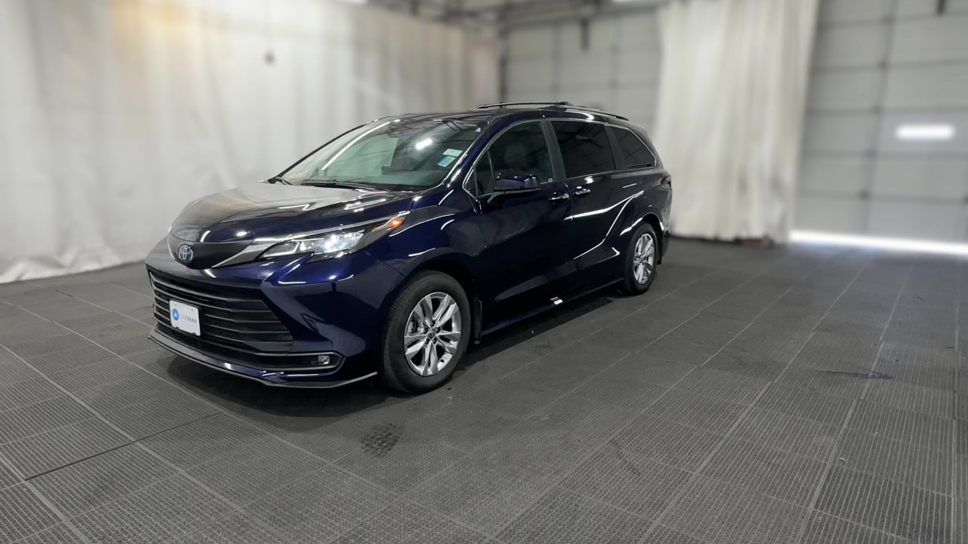 2025 Toyota Sienna vehicle photo