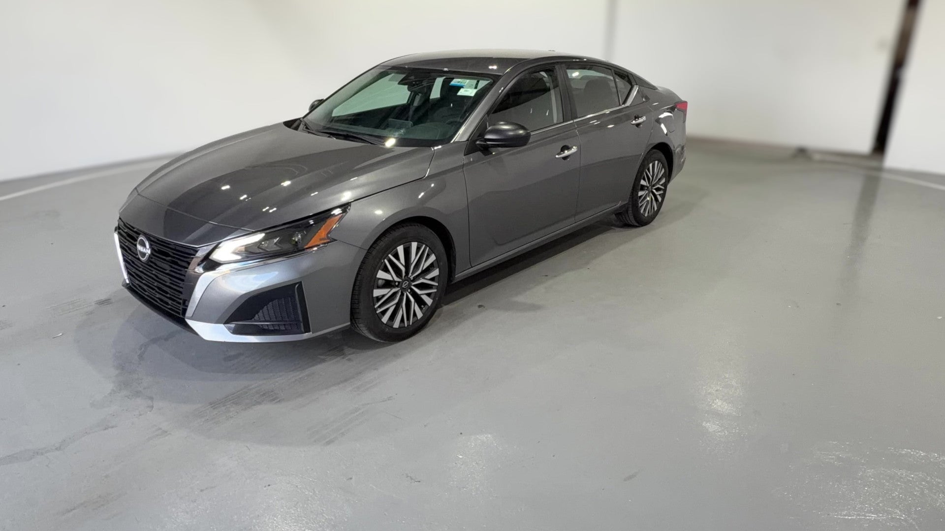 2025 Nissan Altima vehicle photo