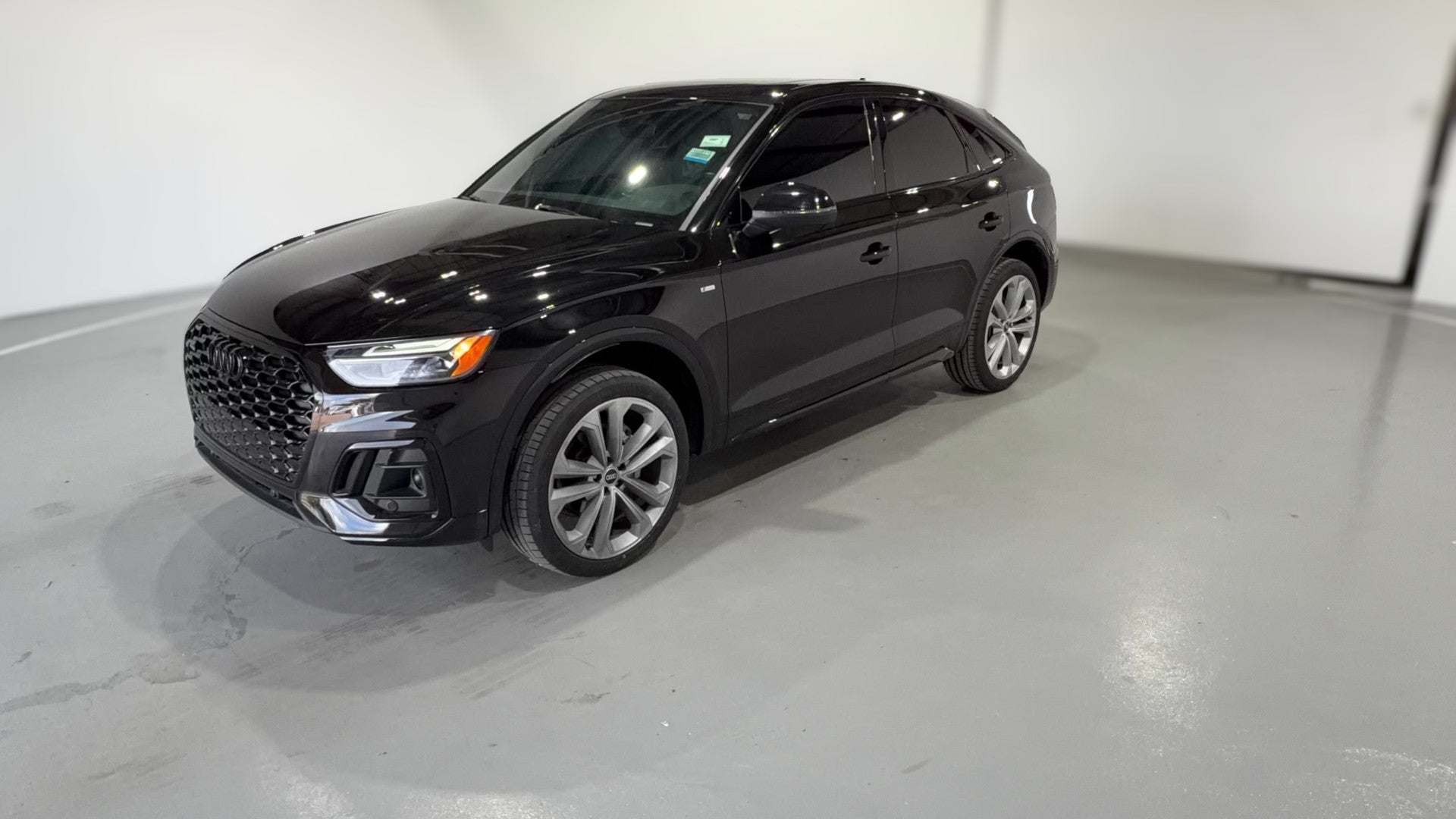 2023 Audi Q5 Sportback vehicle photo