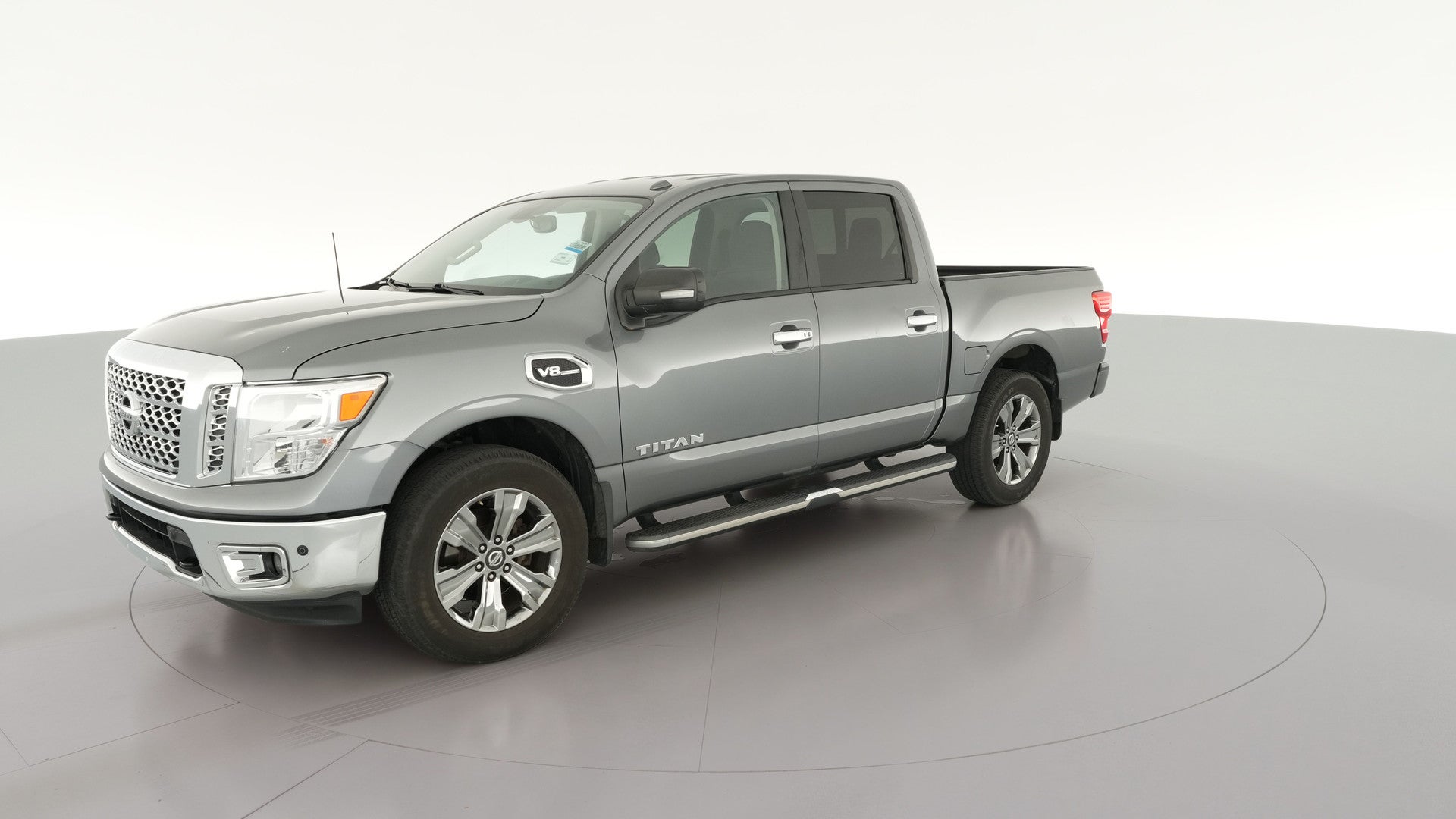 2017 Nissan Titan Crew Cab vehicle photo