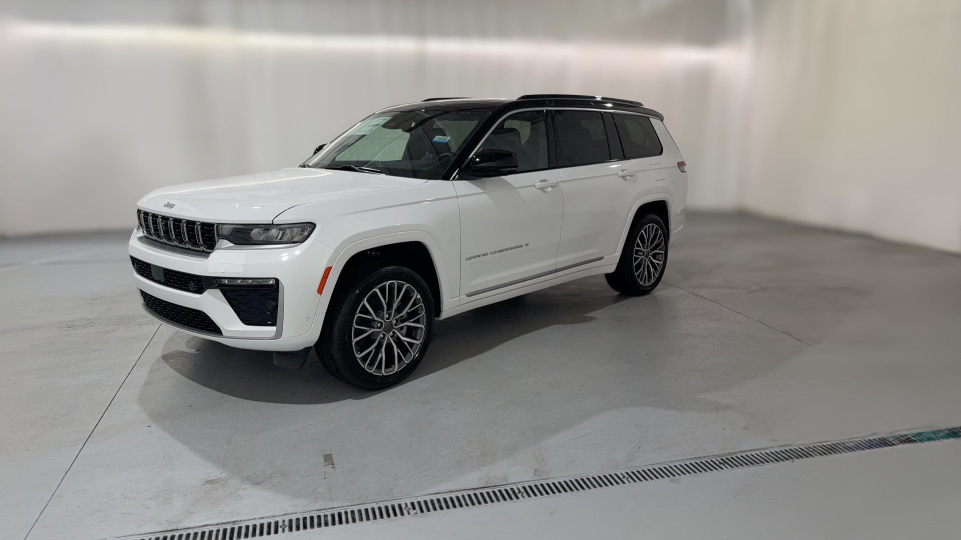 2026 Jeep Grand Cherokee L vehicle photo