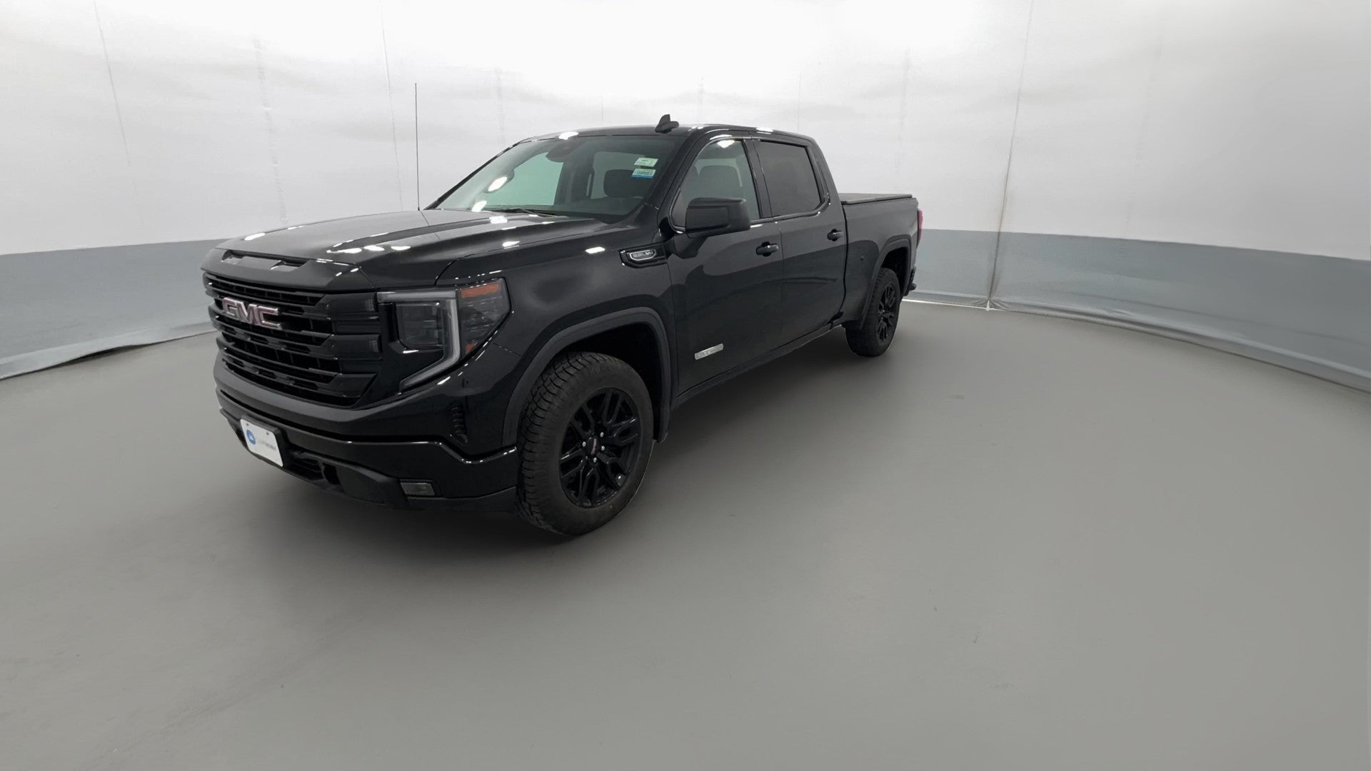 2025 GMC Sierra 1500 Crew Cab vehicle photo