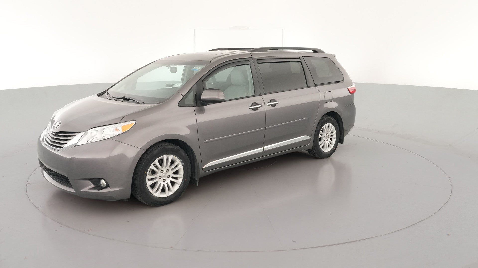 2017 Toyota Sienna vehicle photo