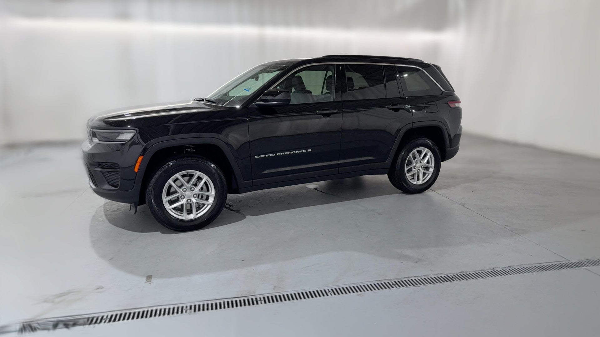 2026 Jeep Grand Cherokee vehicle photo