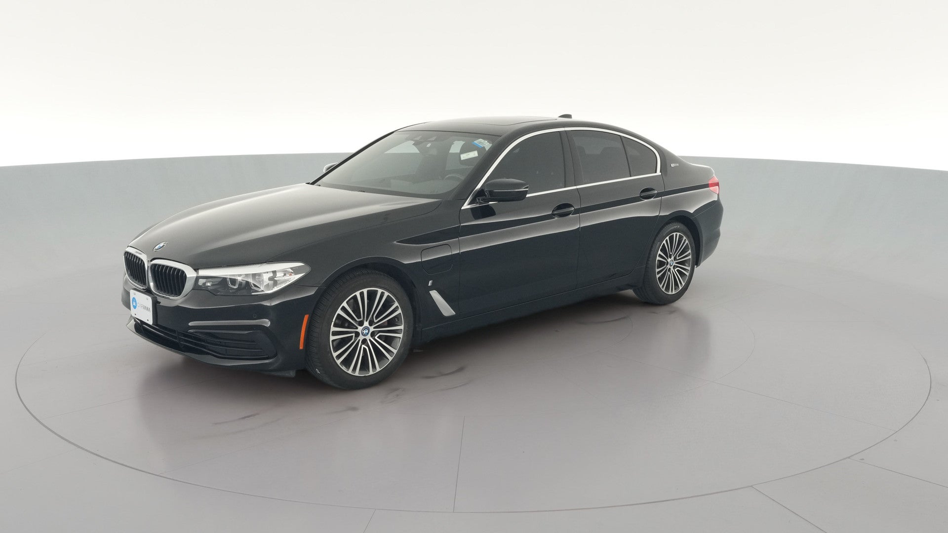 2019 BMW 5 Series vehicle photo