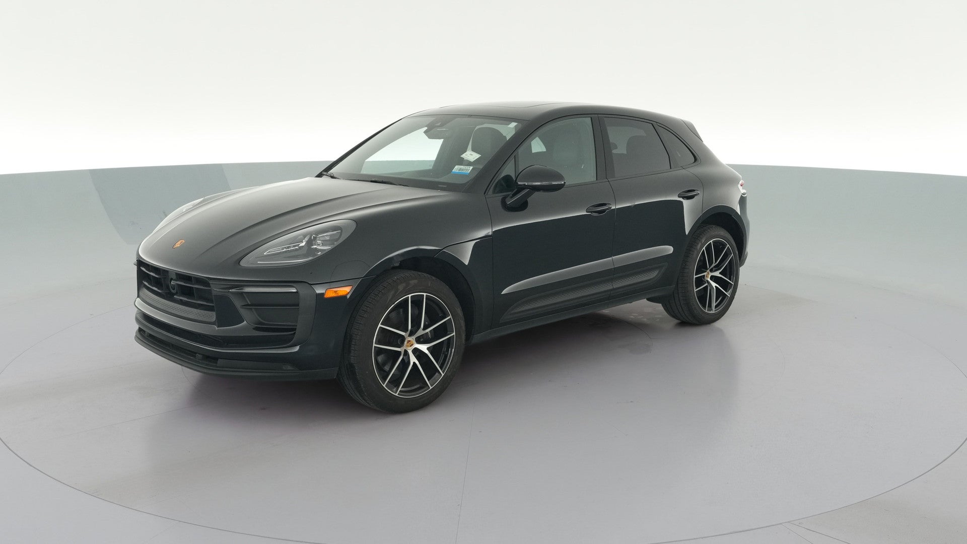 2023 Porsche Macan vehicle photo