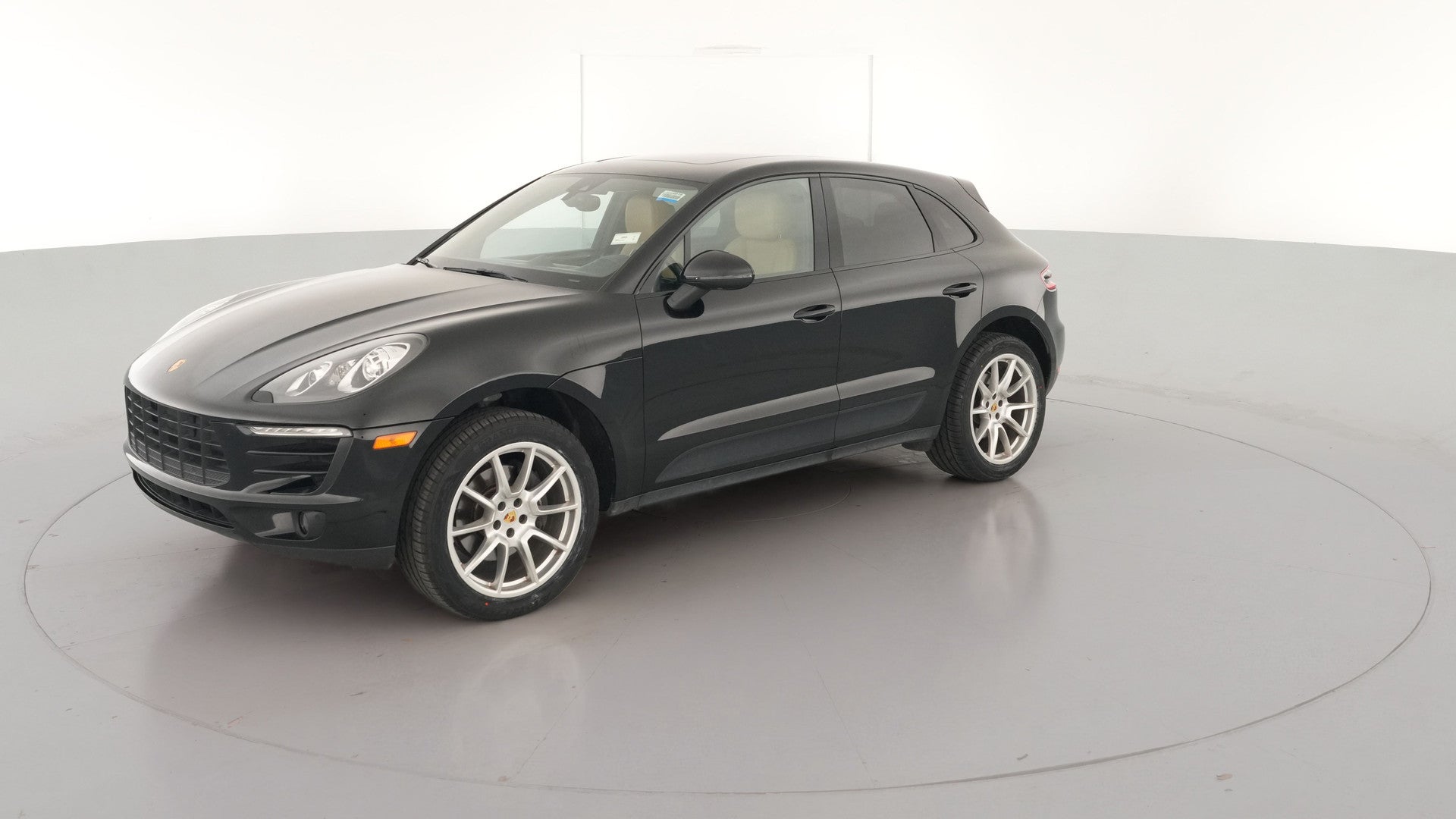 2018 Porsche Macan vehicle photo