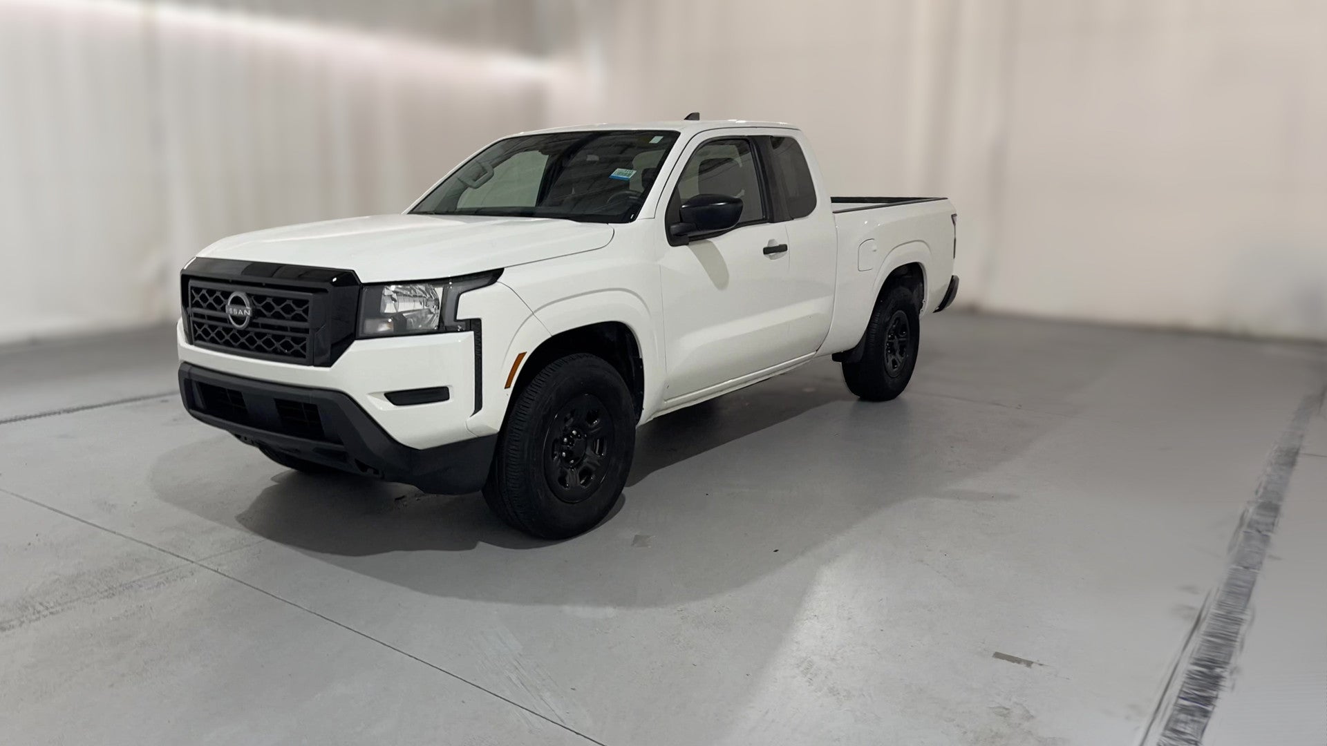 2022 Nissan Frontier King Cab vehicle photo